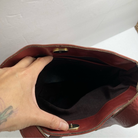 Vintage 70s Etienne Aigner Red Shoulder Bag Hand Made Oxblood Leather 12X9" - Picture 16 of 16